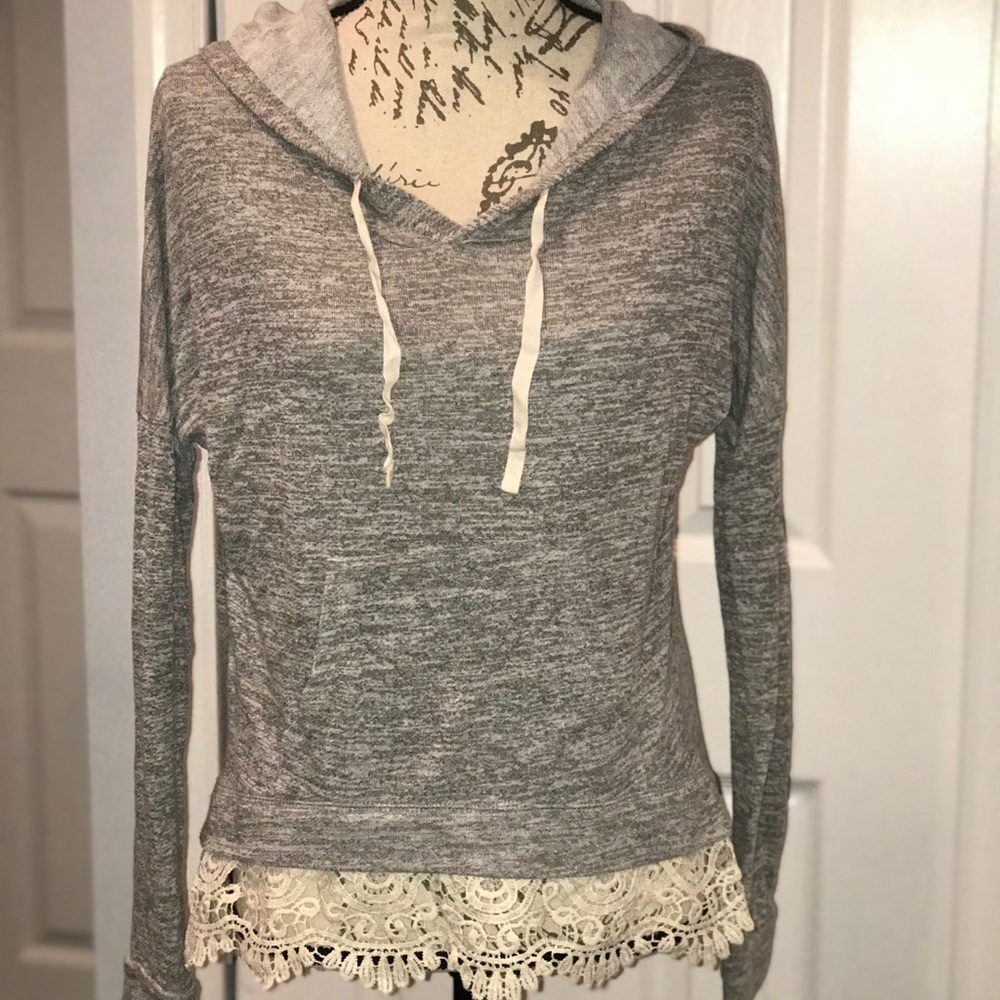 Juniors hoodie w/lace trim. Paper Crane. Small, LN